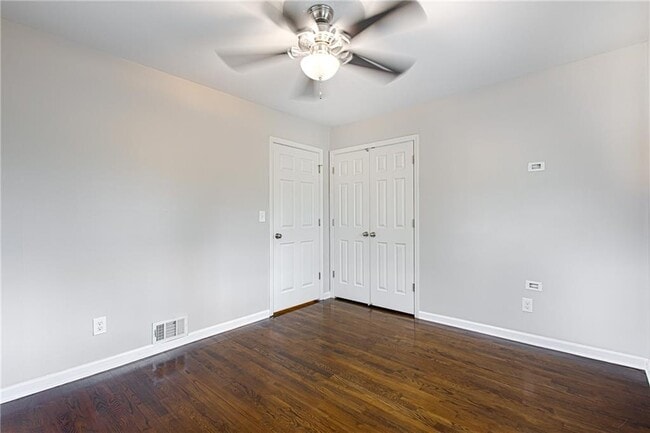 Building Photo - 4984 Crowe Dr SE