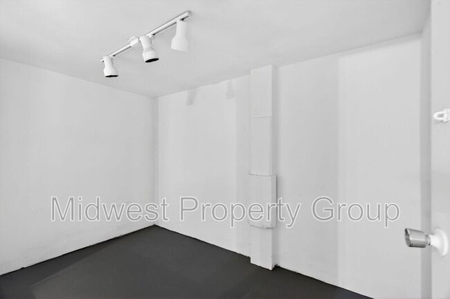 Building Photo - 8280 Frost Ave