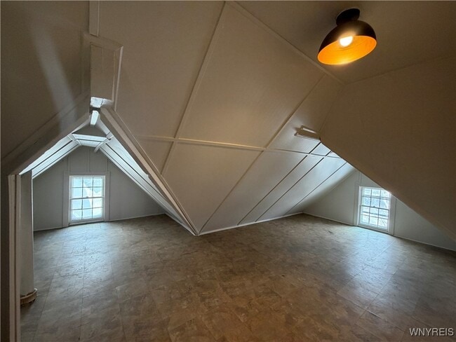 Building Photo - 180 Richmond Ave