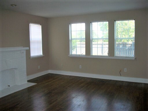 Interior Photo - Uptown 3020
