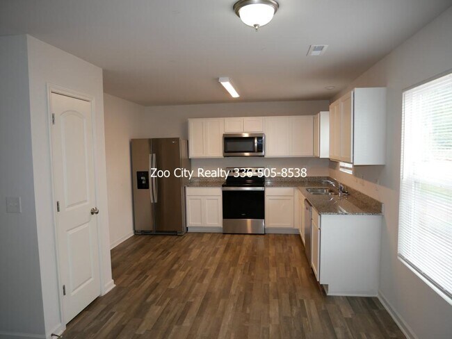 Building Photo - 2411 Whirlwind Ln