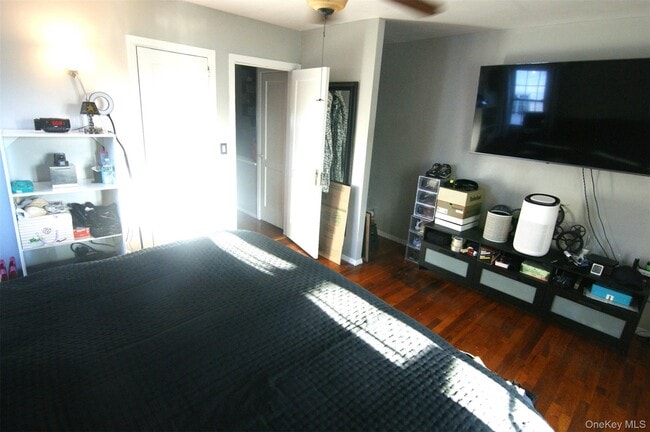 Building Photo - 86-11 256th St