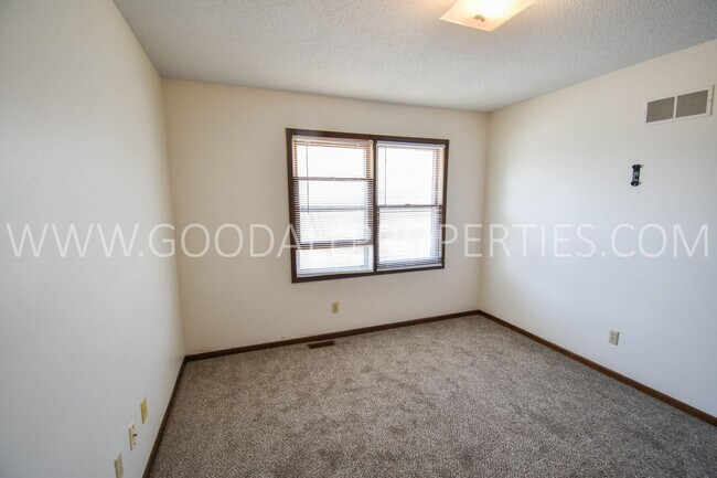 Building Photo - MOVE IN SPECIAL! $200 off your first month...