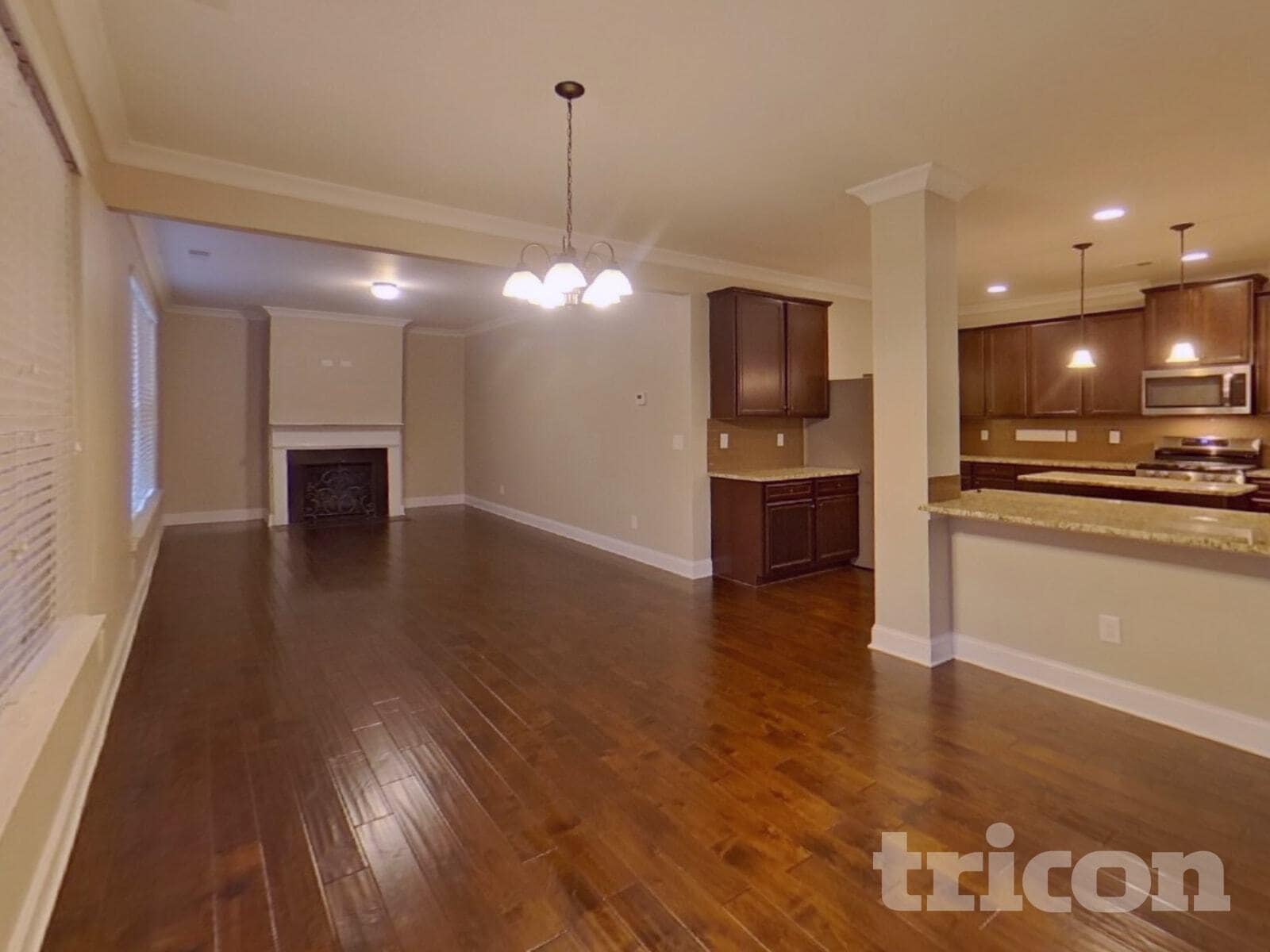 Building Photo - 910 Southfork Dr