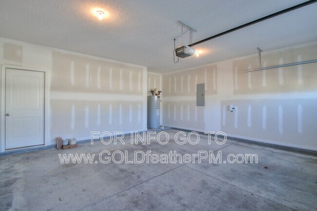 Building Photo - 3365 Tourmaline Dr