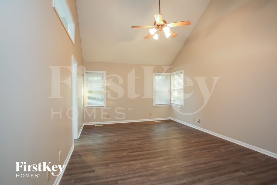 Building Photo - 15102 W 131st St