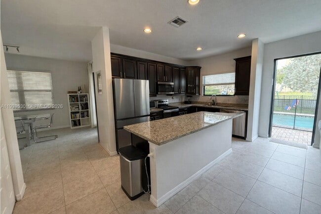 Building Photo - 909 NE 193rd Terrace