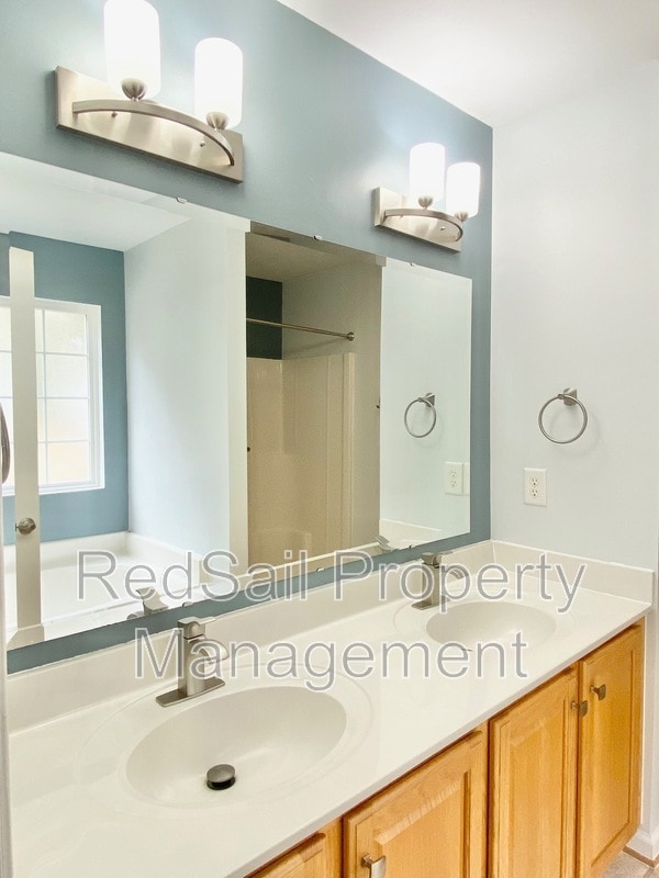 Building Photo - 5800 Montpelier Dr