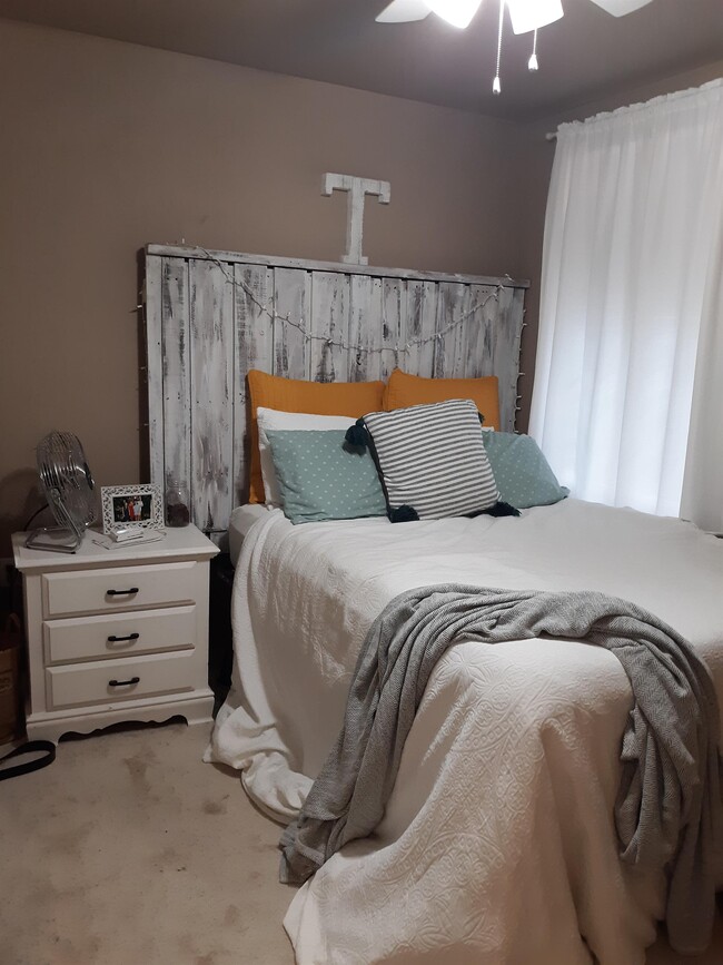 Building Photo - 415 S Blakely St