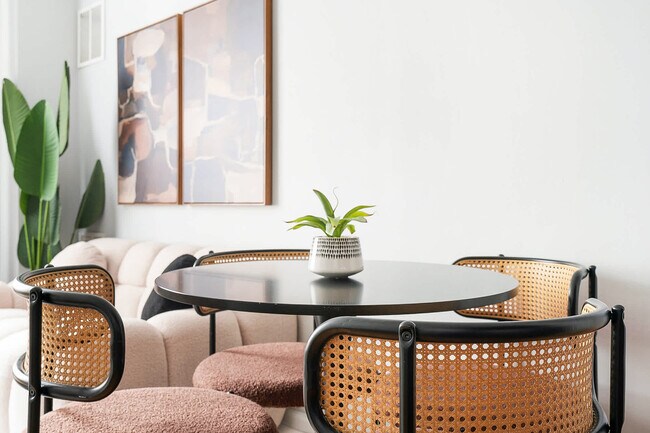 Building Photo - 234 W 73rd St