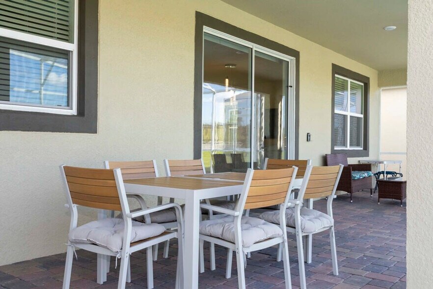 Building Photo - 9202 Sommerset Hills Dr