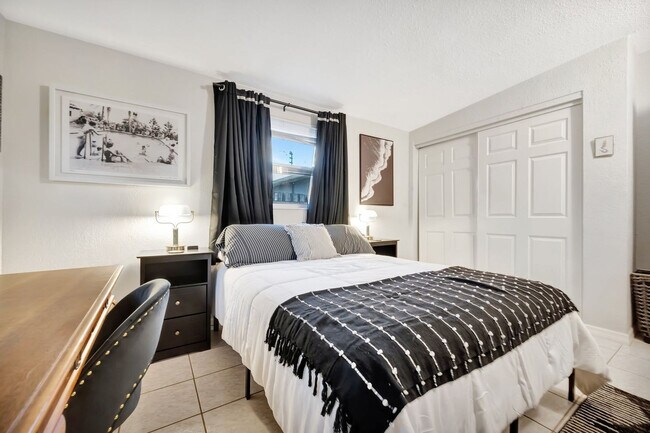 Building Photo - 5025 9th Ave S