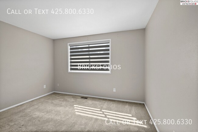 Building Photo - Luxurious 5-bedroom home in Sammamish with...