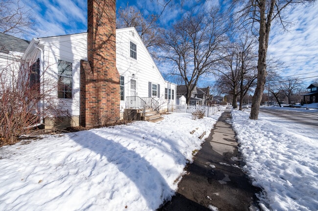 Building Photo - 3957 Ewing Ave S