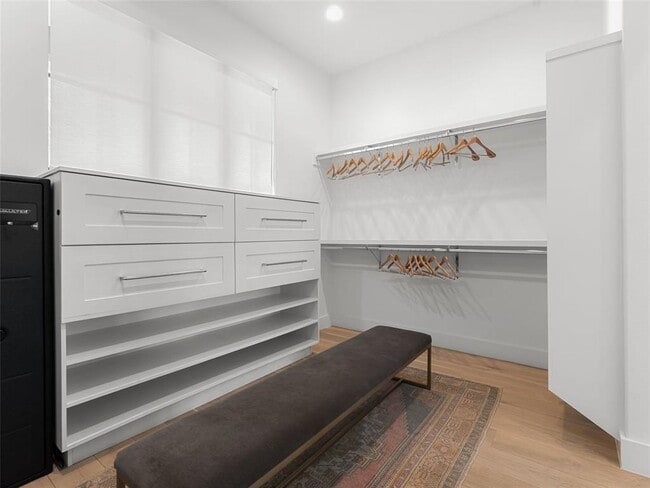 Building Photo - 505 Mission Bell Cv