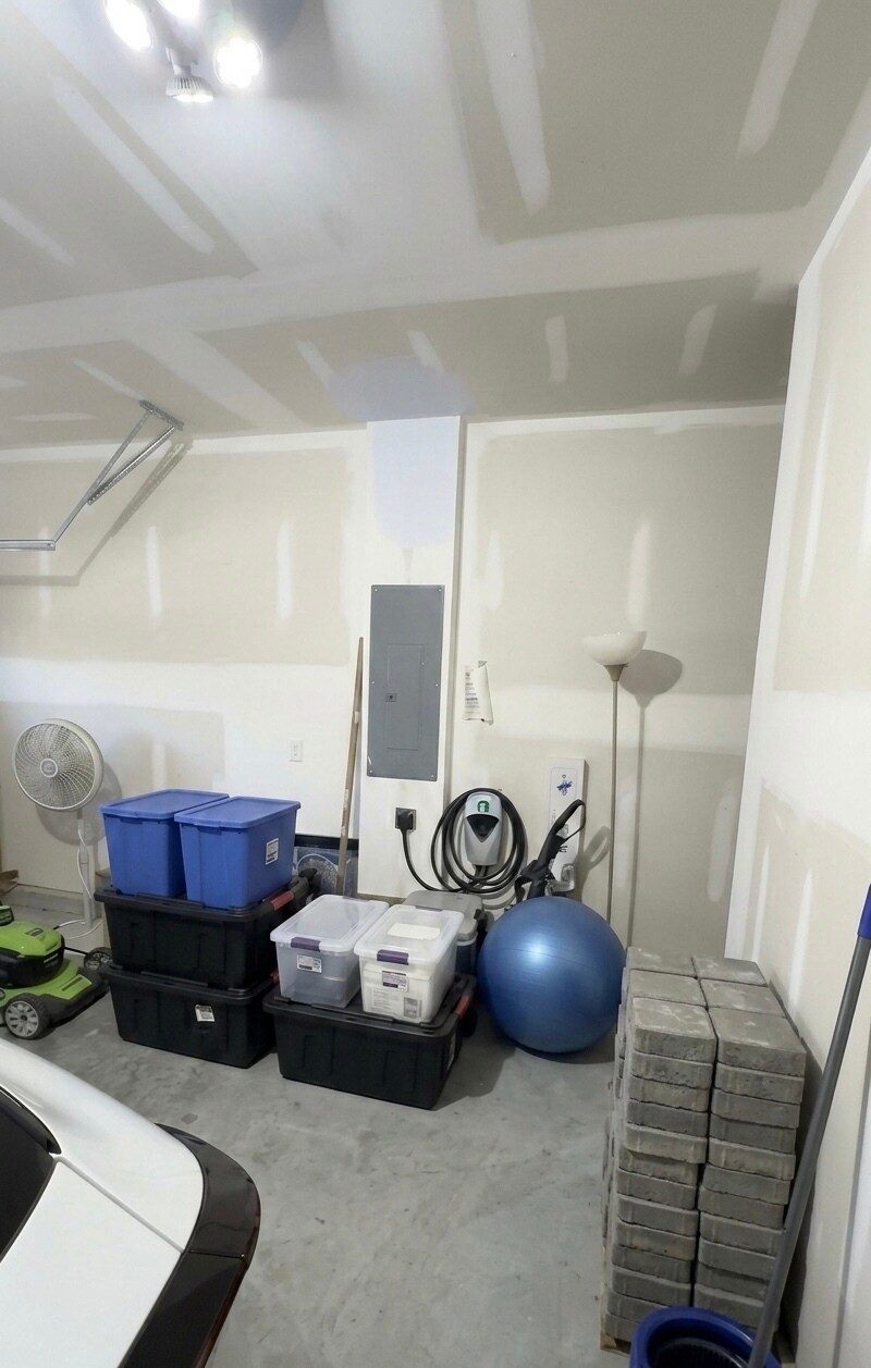 Building Photo - 232 Aimes Dr