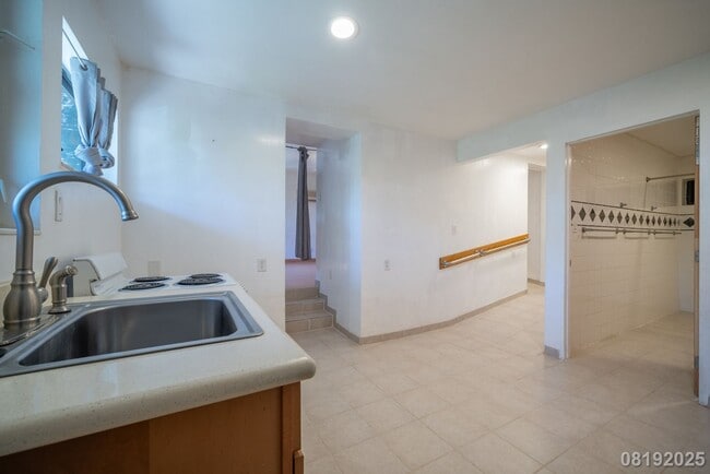 Building Photo - 1 Bd 1 Ba 1Pkg -Palolo - small pet negotia...