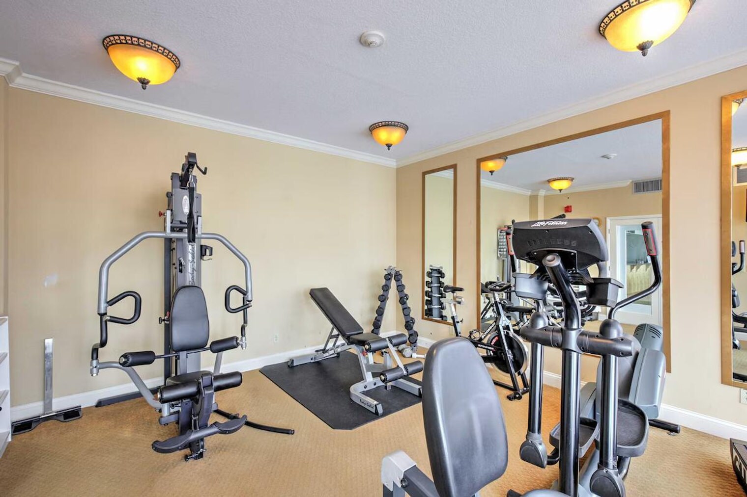 Building Photo - 3831 S Atlantic Ave