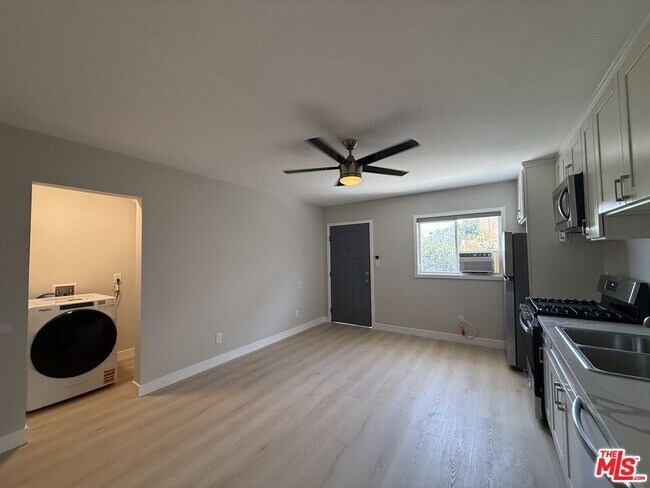 Building Photo - 1505 Cochran Ave