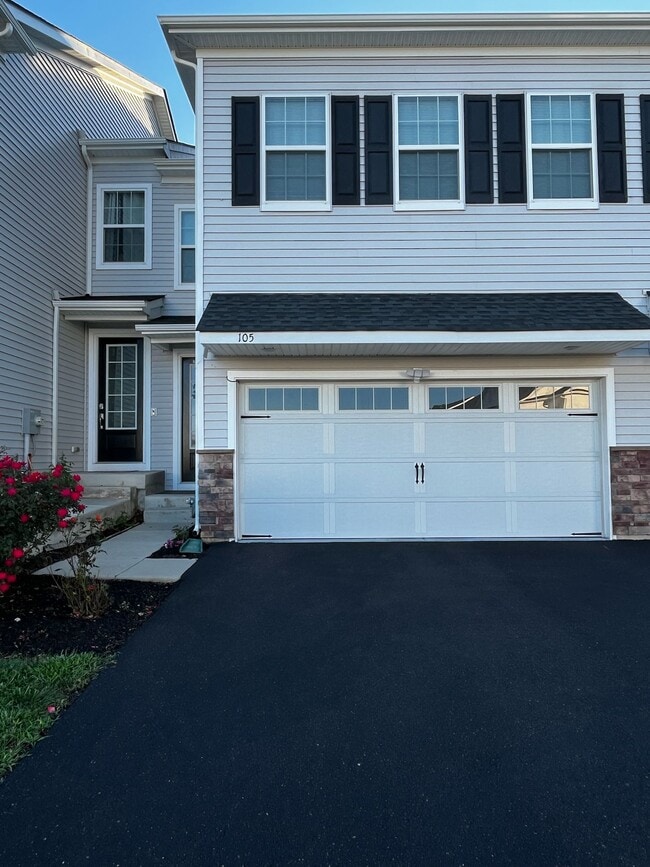 Primary Photo - 105 Golden Vale Dr