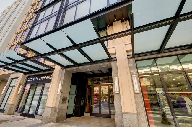 Building Photo - Move-in Ready 1BR 1BA at the Alta is a Min...