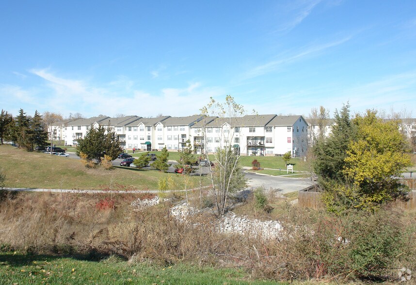 Bridgeport Apartments 1421 Hilltop Rd Lincoln NE 68521 Apartment Finder