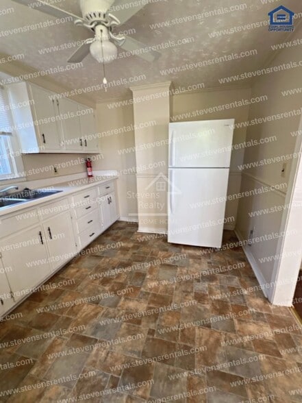 Building Photo - 601 Bradley Dr