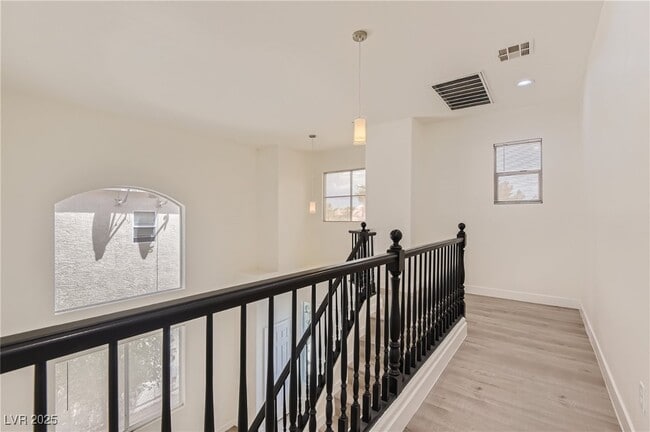 Building Photo - 10372 Turning Leaf Ave