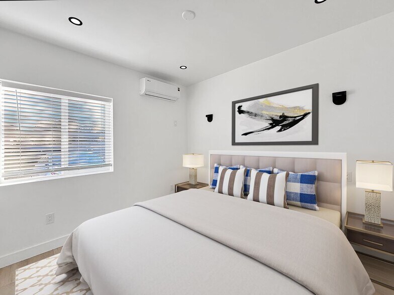 Building Photo - 1273 Donatello St