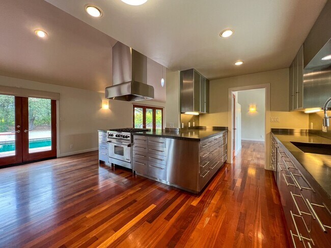 Building Photo - 1146 Ragatz Ln
