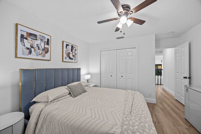 Building Photo - 2400 Seaford Dr