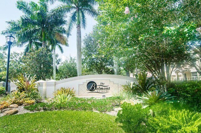 Building Photo - 118 SW Peacock Blvd