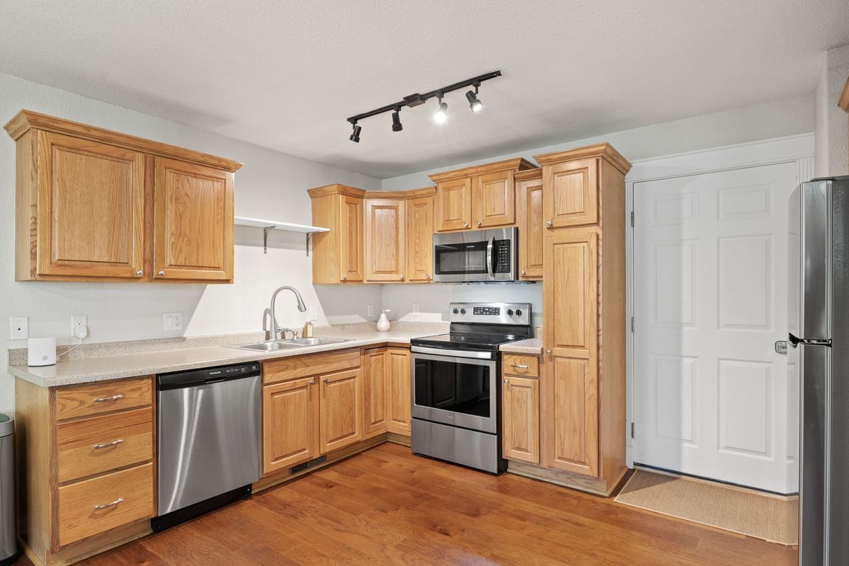 Building Photo - 408 Sunny Slope Dr
