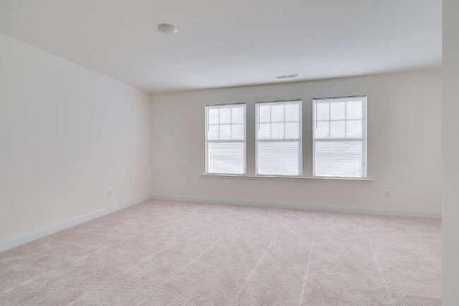 Building Photo - 3-Bed Townhouse in Franklinton with Update...