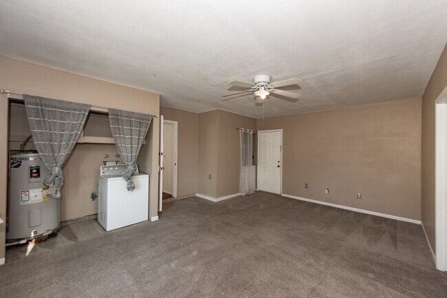Building Photo - 2448 S Engler Ave