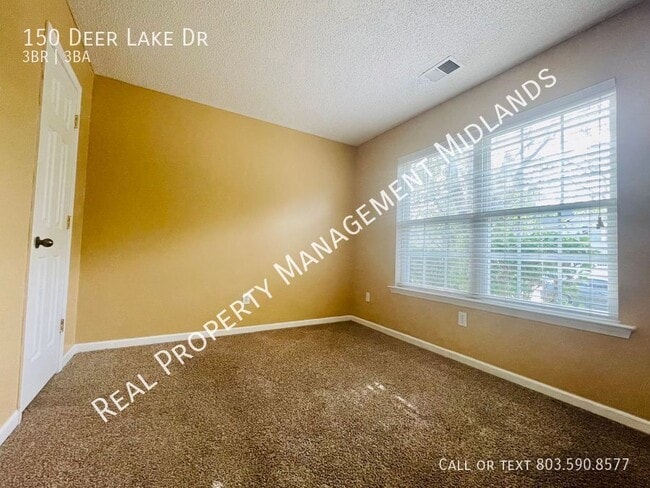 Building Photo - 150 Deer Lake Dr