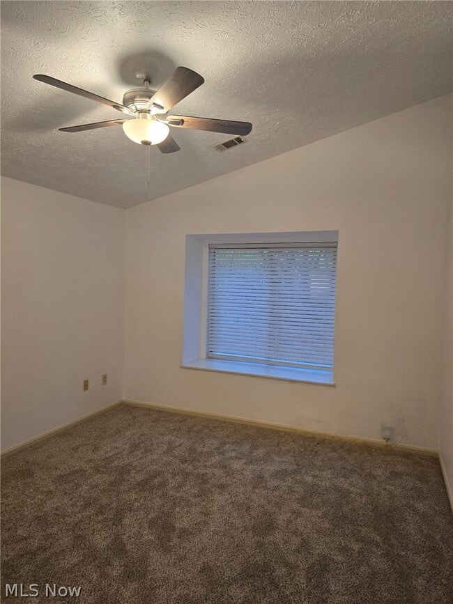 Building Photo - 355 Village Pointe Dr