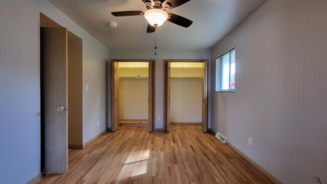 Master Bedroom - 4365 Glenmawr Ave