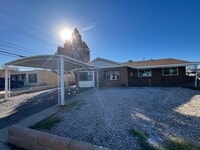 Building Photo - 4 Bedroom Home Available Near Comanche Rd NE & Carlisle Blvd NE!