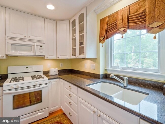 Building Photo - 26074 Sotterley Heights Rd