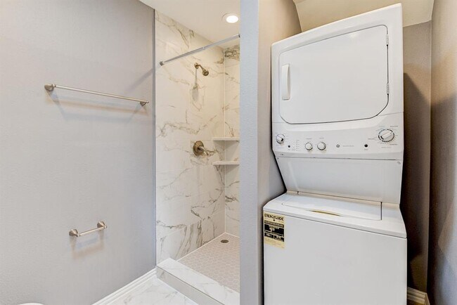 Building Photo - 6306 Riverview Way