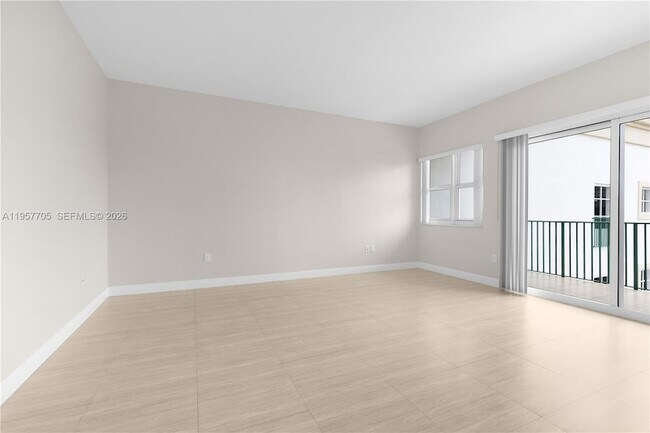 Building Photo - 20000 E Country Club Dr