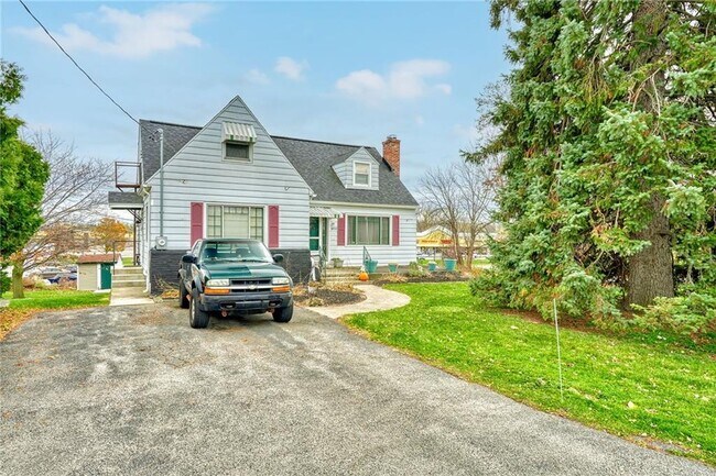 Primary Photo - 1070 Gravel Rd