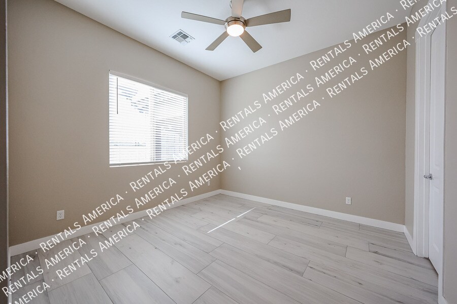 Building Photo - 31121 N 136th Wy