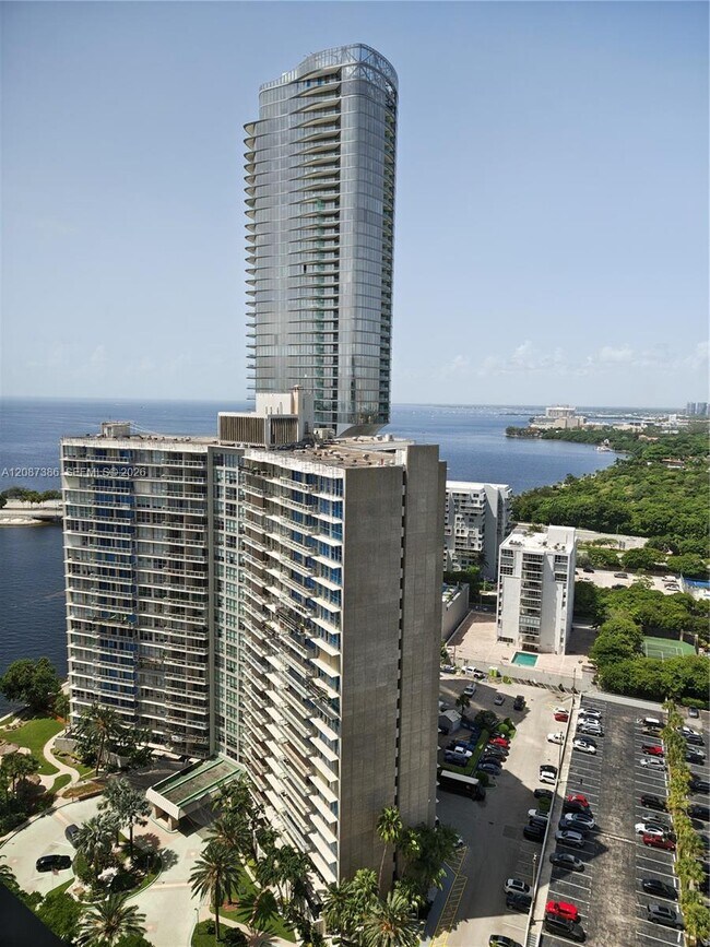 Building Photo - 2333 Brickell Ave