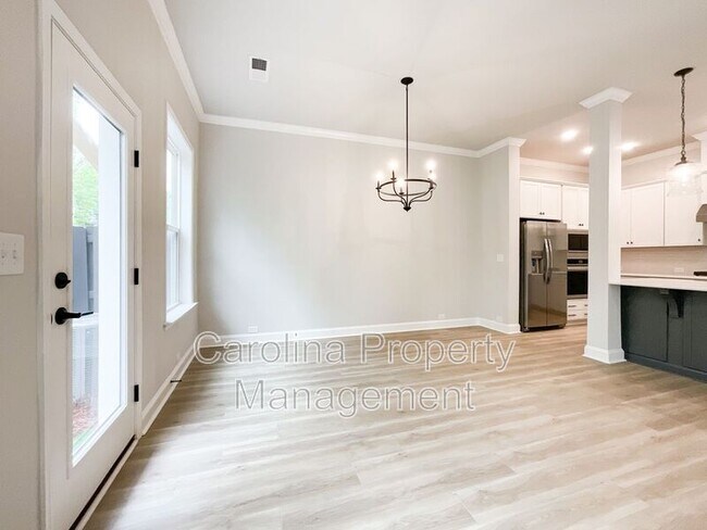 Building Photo - 8229 Houser St