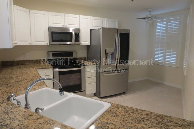 Building Photo - 12090 Summergate Cir