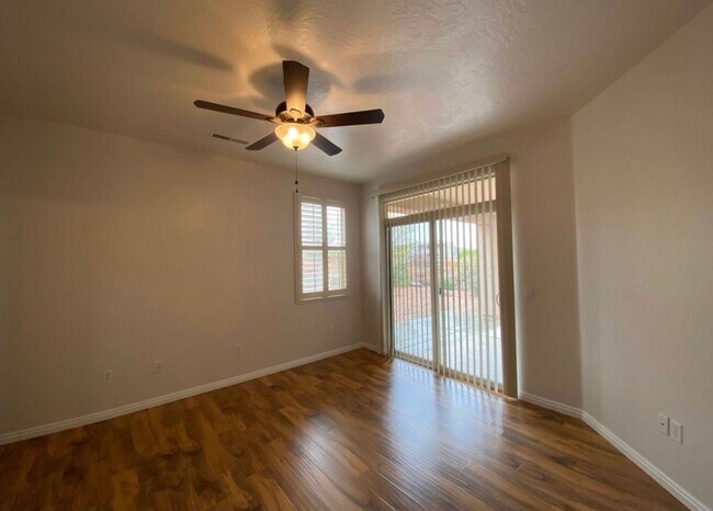 Building Photo - SPACIOUS HOME FOR RENT IN CORAL CANYON