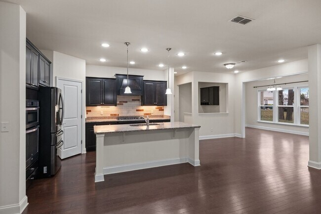 Building Photo - 3002 DaVinci Ct