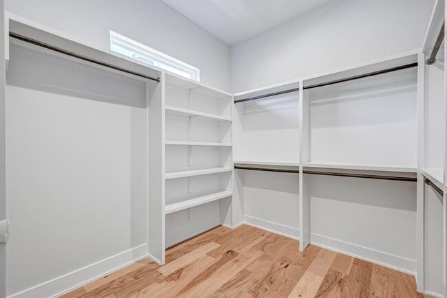 Building Photo - 6401 Keegans Dr